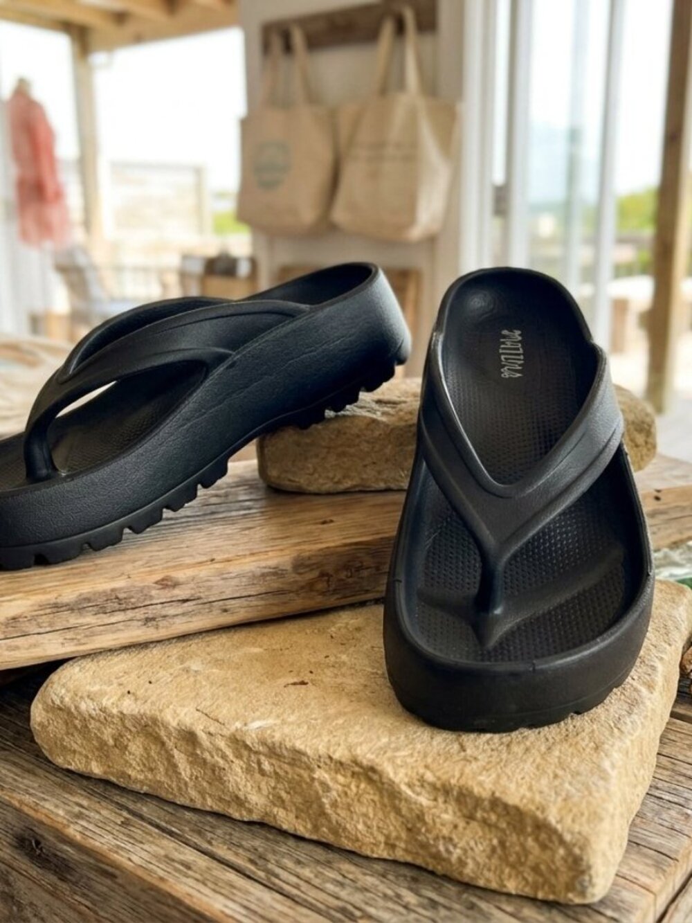 NWOT Mad Love Sammy Black Platform Flip Flops 6